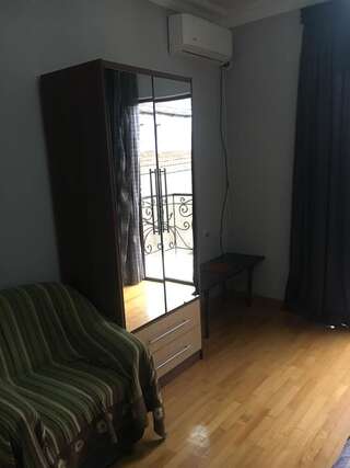 Гостевой дом Gurami Guest House 1 Батуми Двухместный номер Делюкс с 1 кроватью и балконом-4